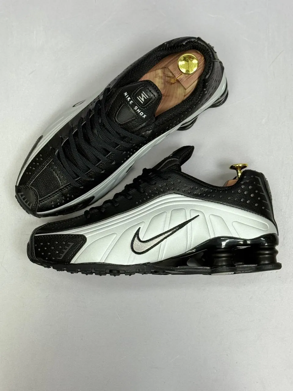 Nike Shox R4
