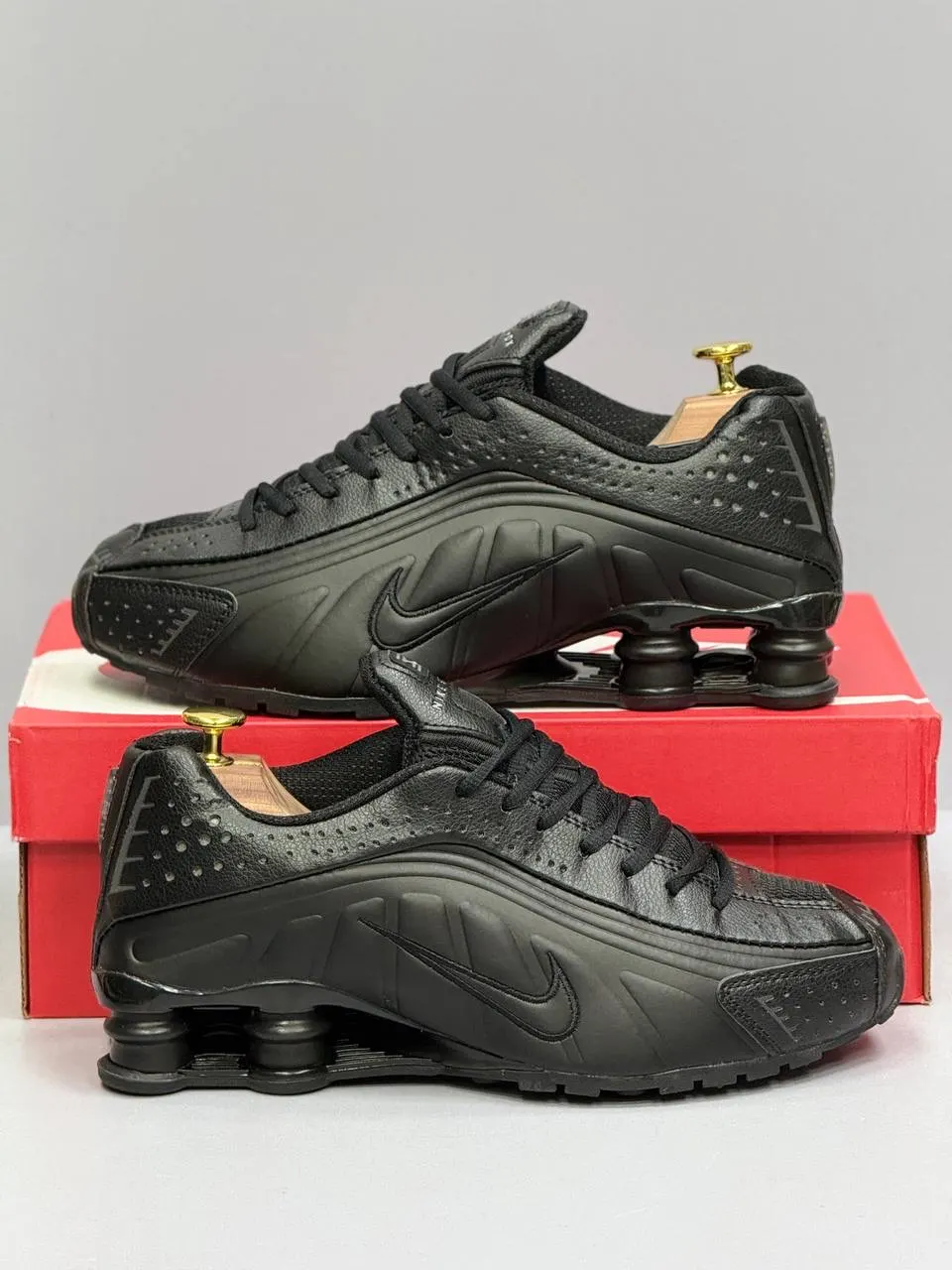 Nike Shox R4