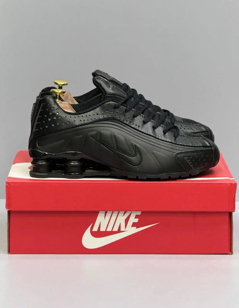 Nike Shox R4