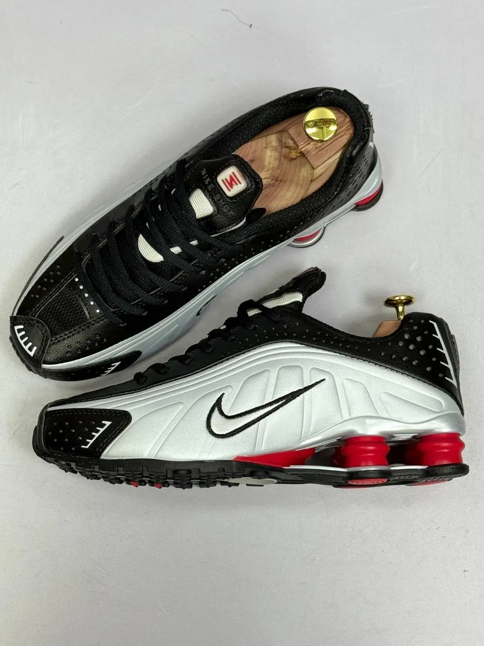 Nike Shox R4