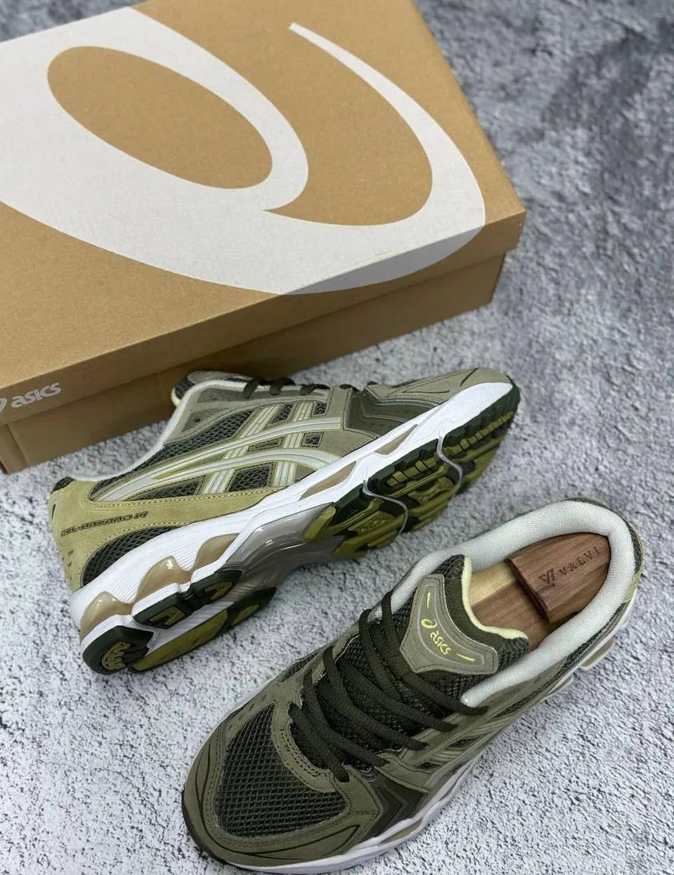 Asics Gel-Kayano 14