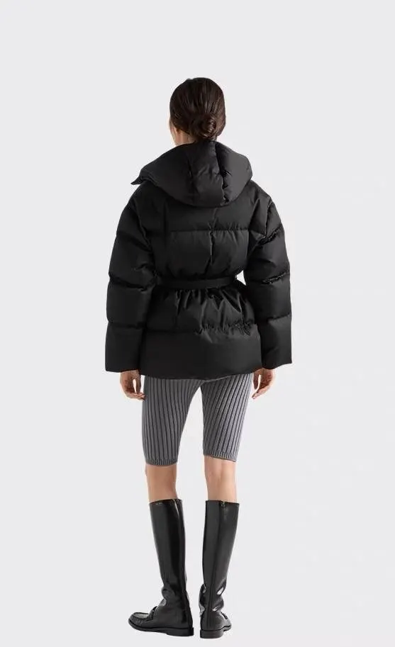 Prada Куртка с капюшоном и поясом