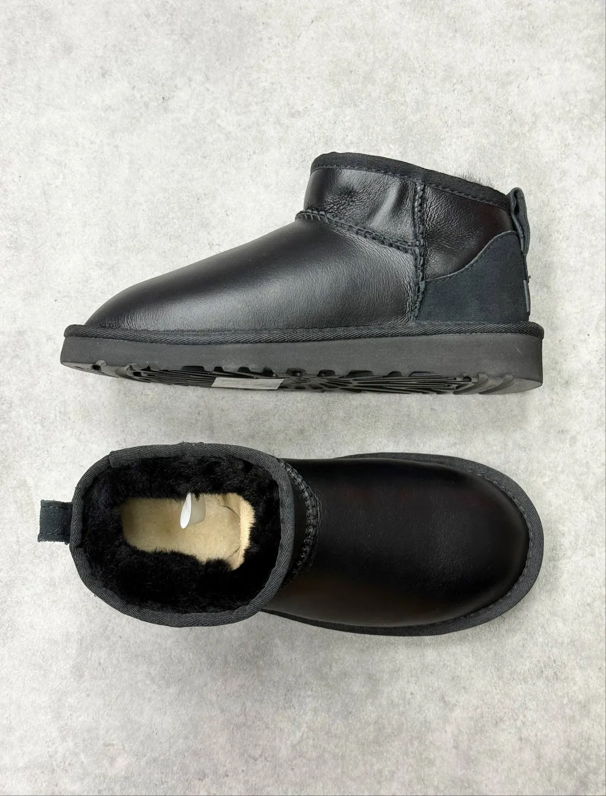 UGG Classic Mini Leather
