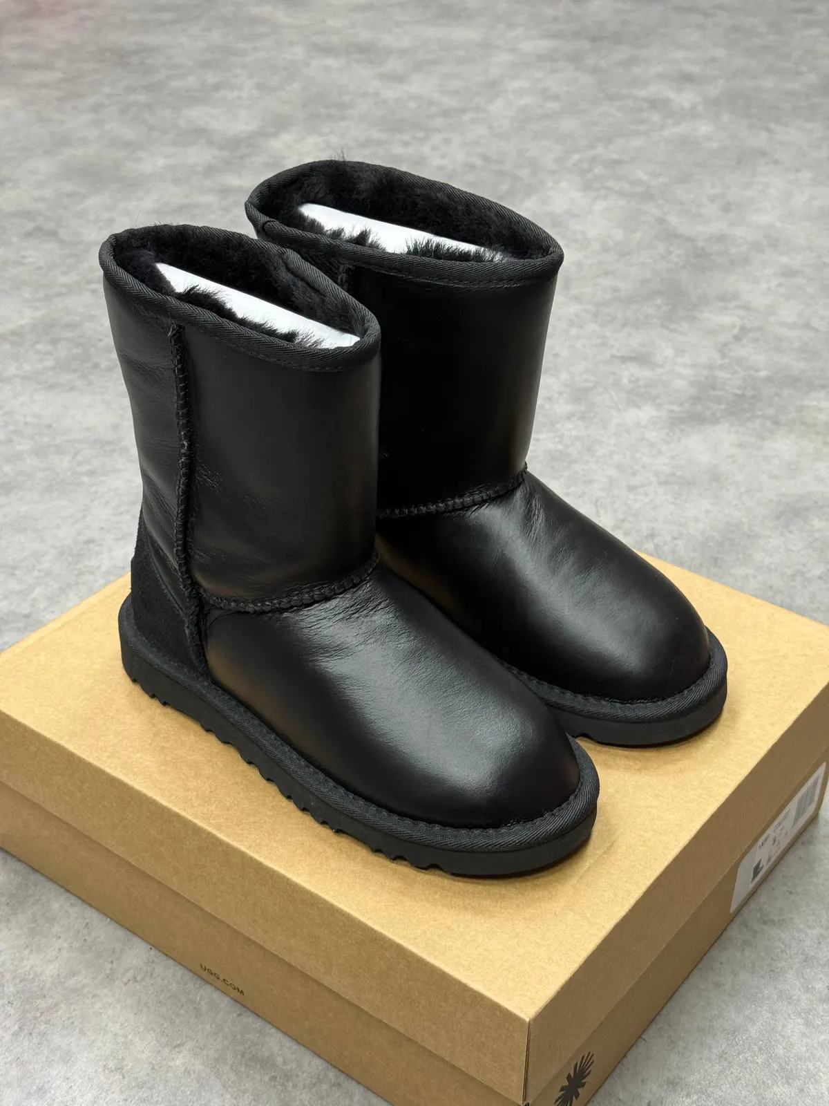 UGG Classic Mini Leather
