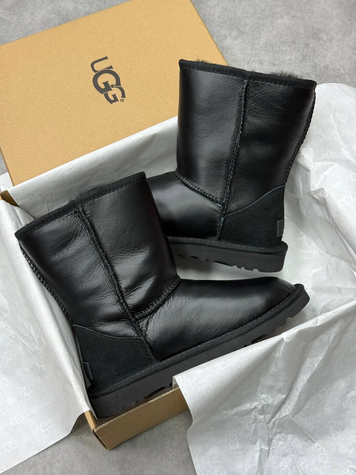 UGG Classic Mini Leather