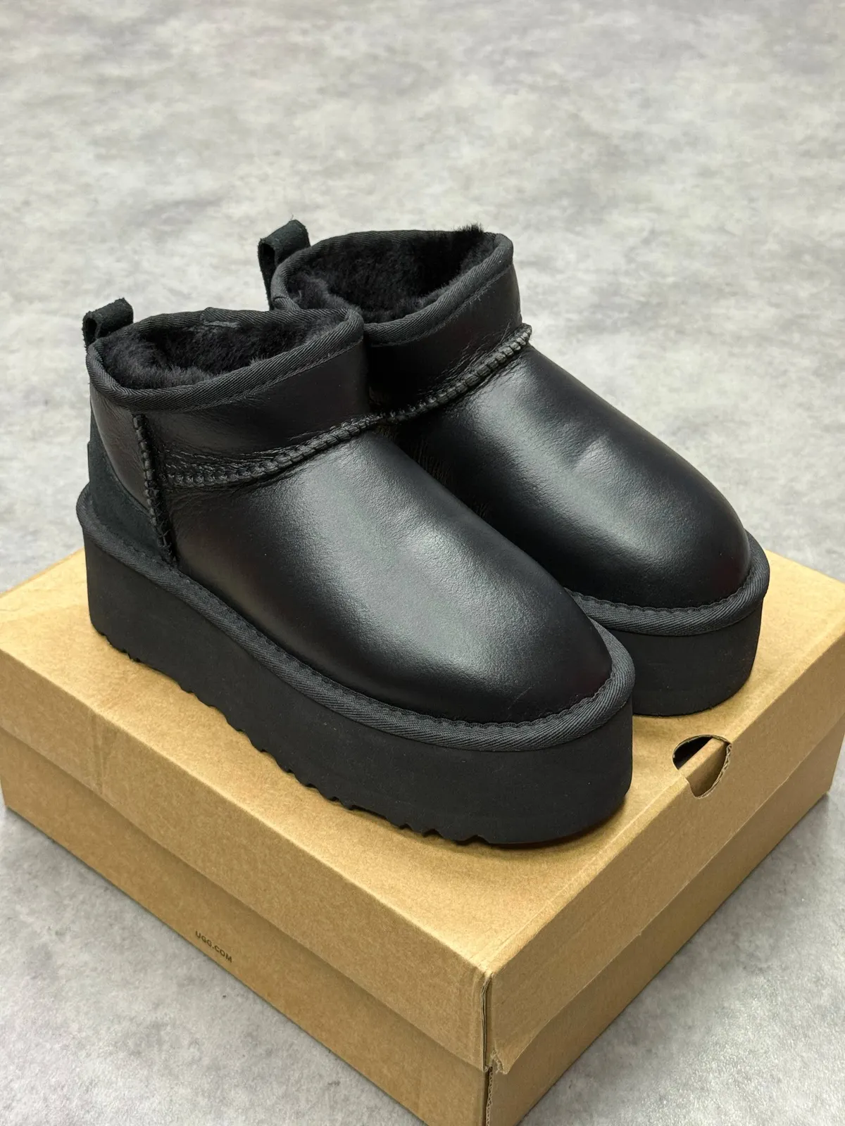 UGG Classic Ultra Mini Platform