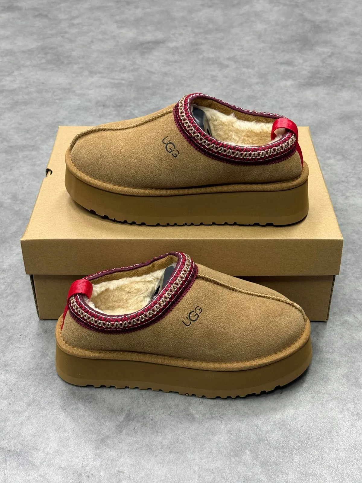UGG Tazz Slipper