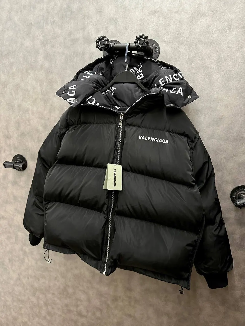 Balenciaga Пуховик с логотипом