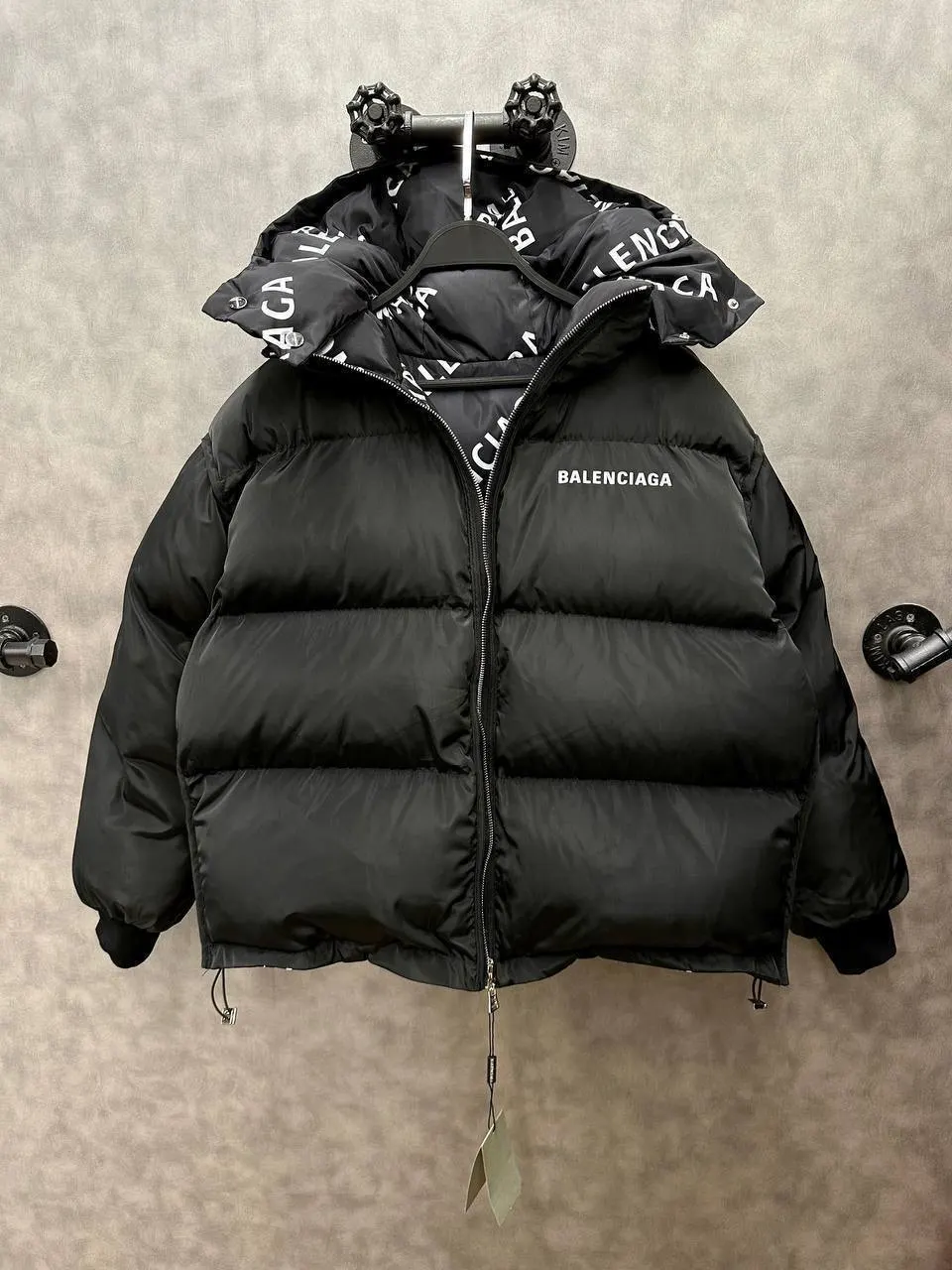 Balenciaga Пуховик с логотипом