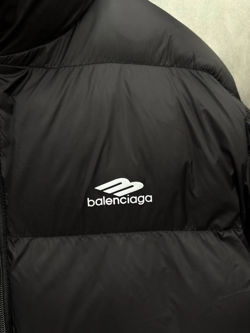 Balenciaga Пуховик с логотипом