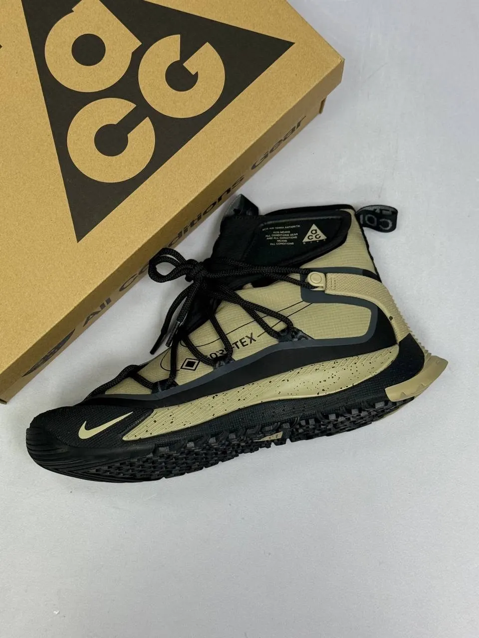 Nike ACG Terra Antarktik