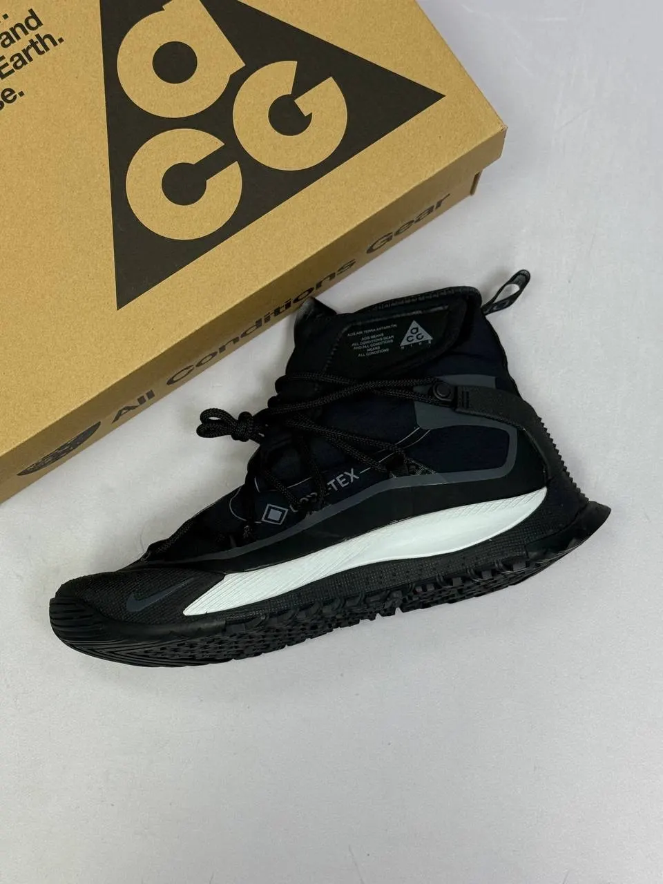 Nike ACG Mountain Fly Gore-Tex