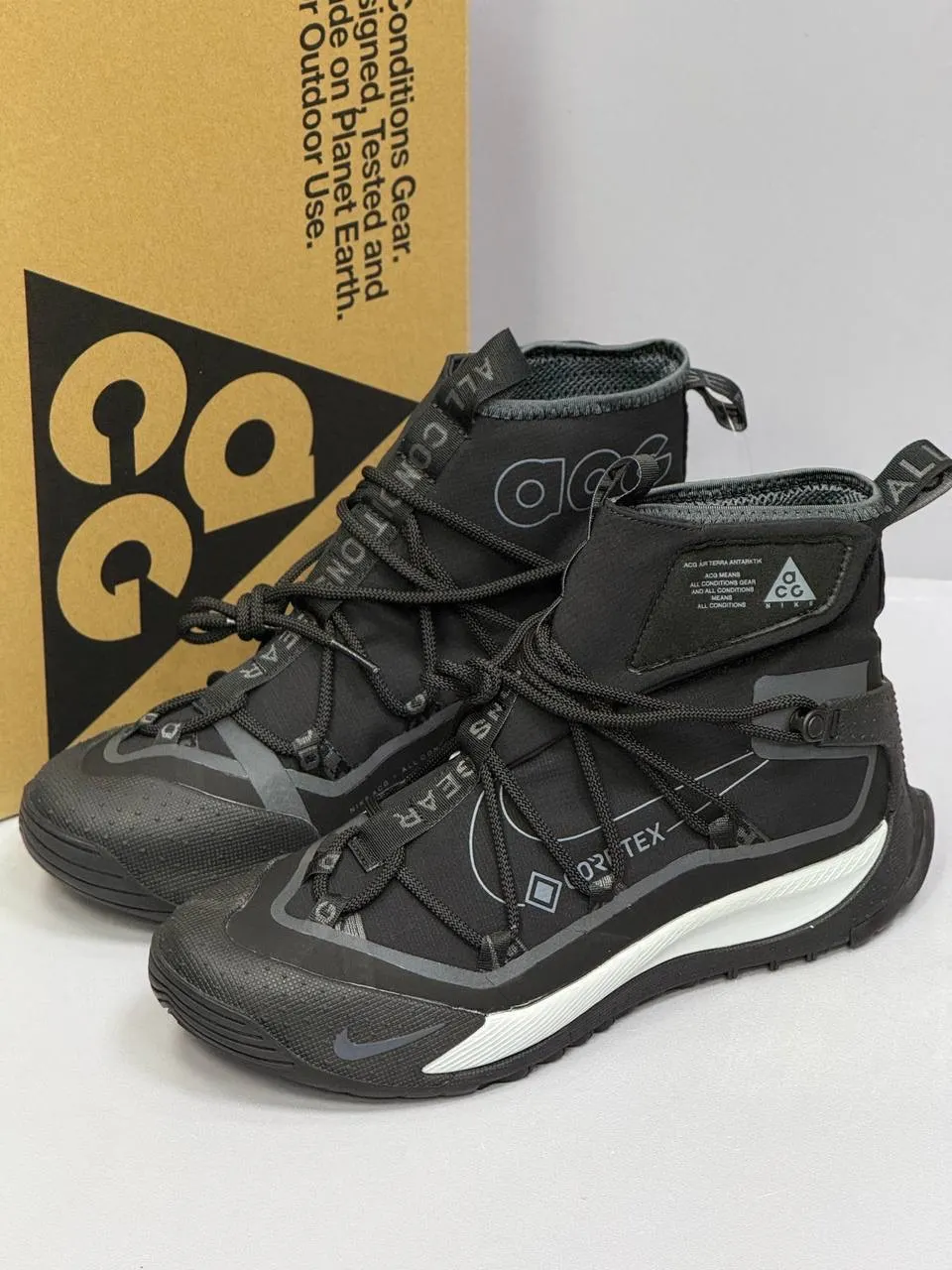 Nike ACG Mountain Fly Gore-Tex