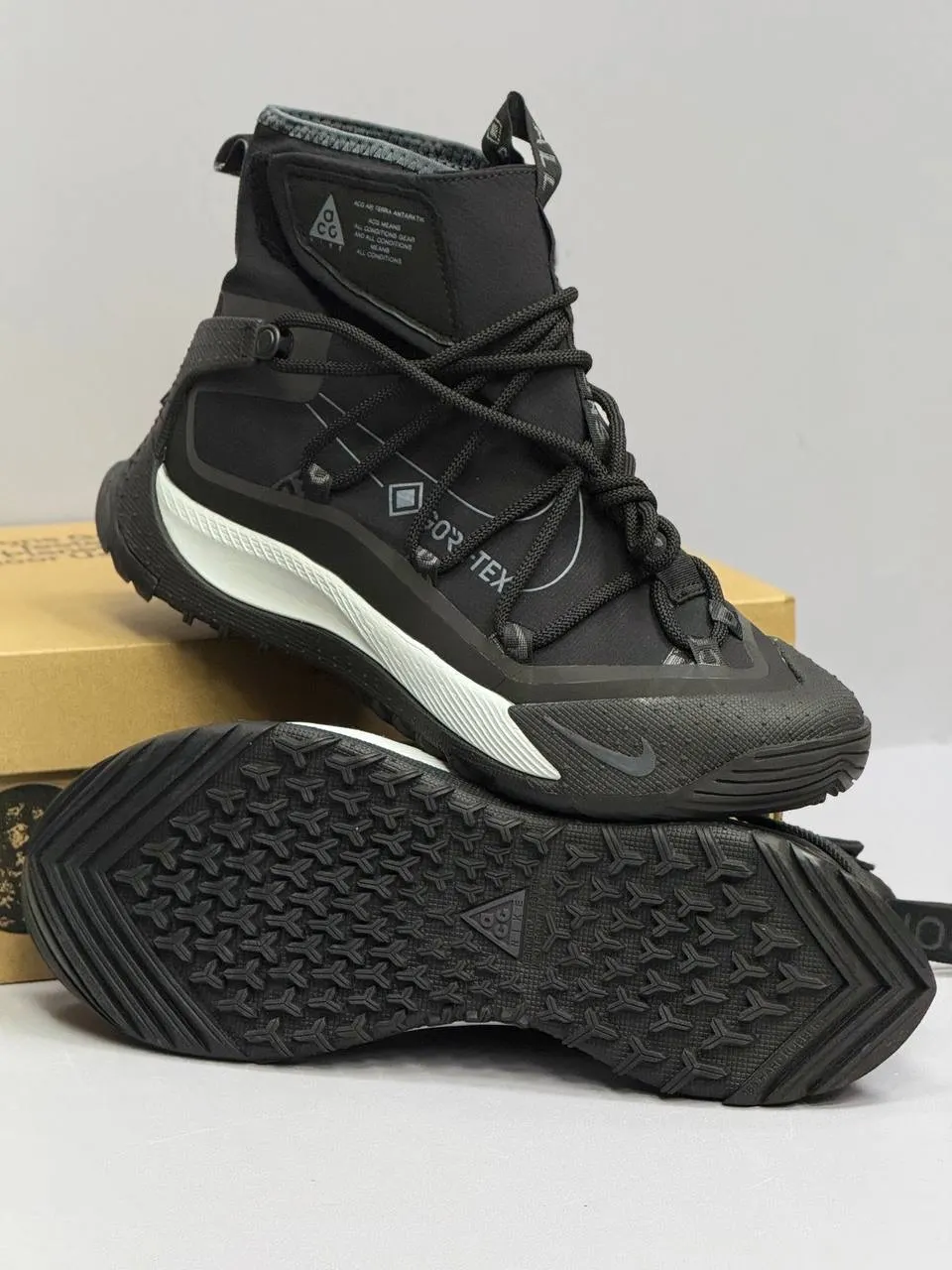 Nike ACG Mountain Fly Gore-Tex